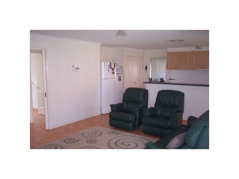 15 Blake Street, Berwick VIC 3806