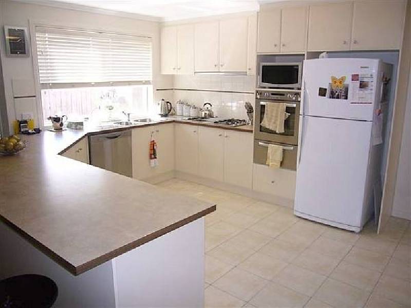 5 Spring Water Crescent, Cranbourne VIC 3977