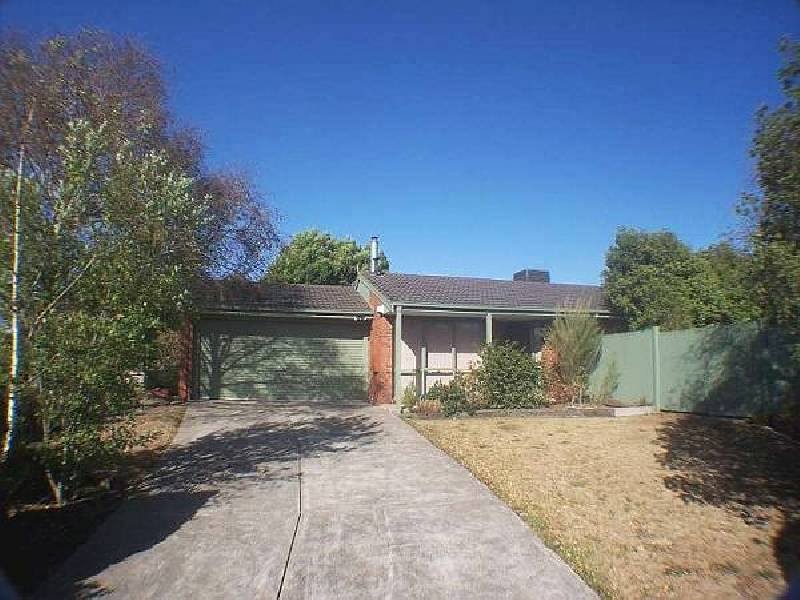 151 Lawless Drive, Cranbourne VIC 3977