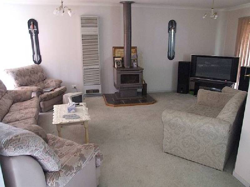 151 Lawless Drive, Cranbourne VIC 3977