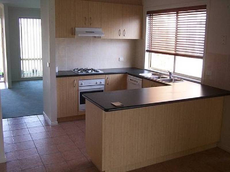 10 Miralie Way, Cranbourne West VIC 3977