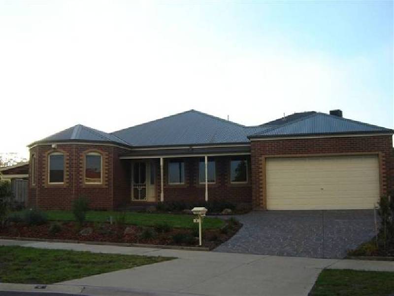 2 Cobbler Grange, Lynbrook VIC 3975