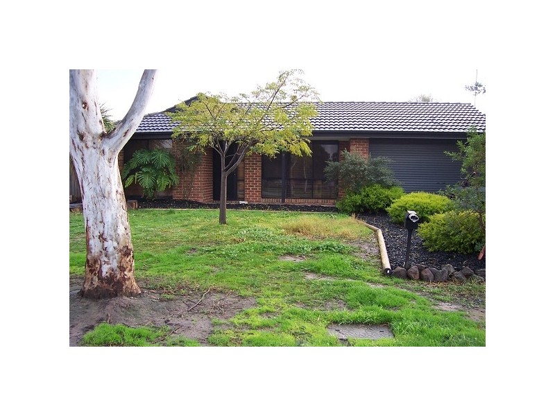 9 Swan Court, Narre Warren South VIC 3805