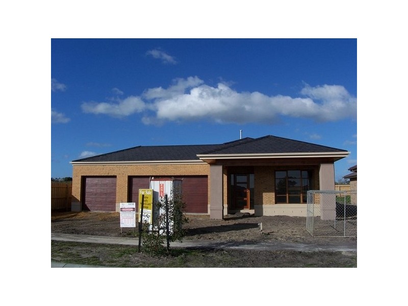 22 Rosslare Place, Cranbourne VIC 3977