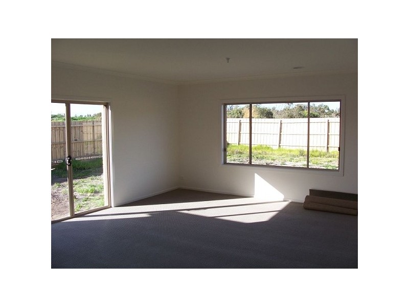 22 Rosslare Place, Cranbourne VIC 3977