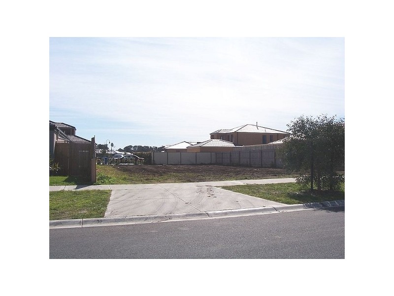 52 Ferndown Drive, Cranbourne VIC 3977