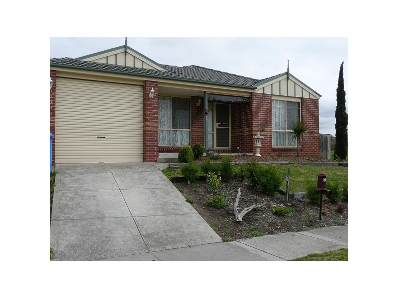 2 Mariner Close, Cranbourne North VIC 3977