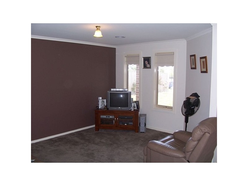 27 Majestic Boulevard, Cranbourne VIC 3977