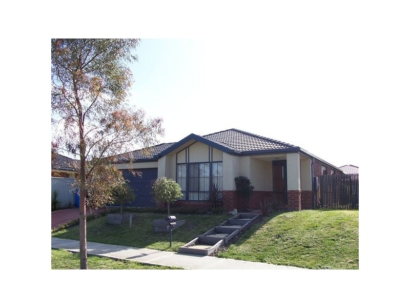 3 Willowbank Place, Cranbourne East VIC 3977