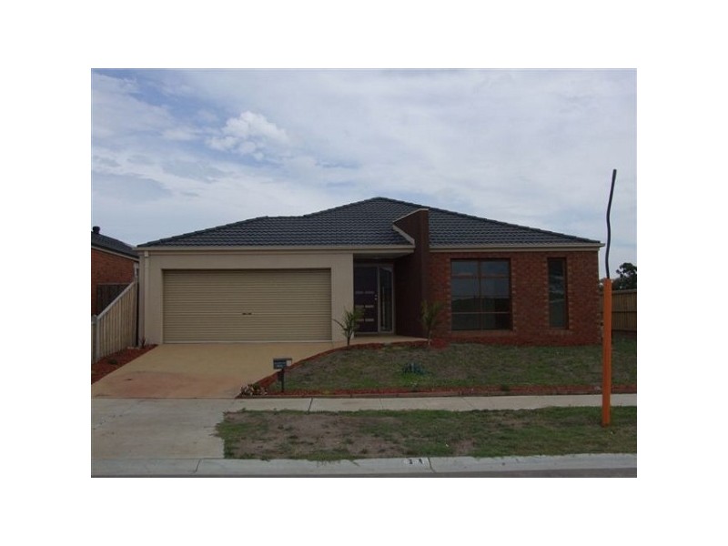 11 Ogle Way, Cranbourne North VIC 3977