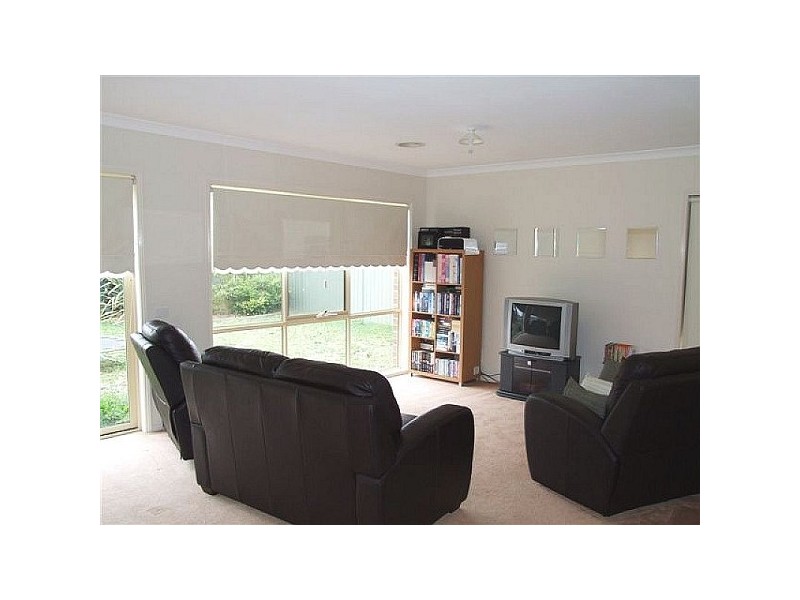 9 Horsham Drive, Cranbourne VIC 3977