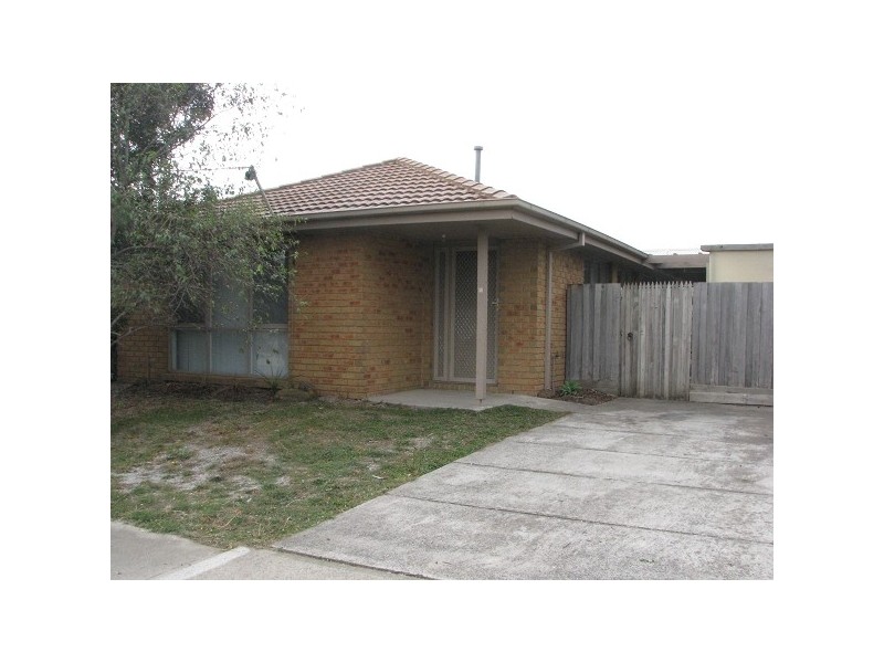 6 Willora Crescent, Cranbourne West VIC 3977