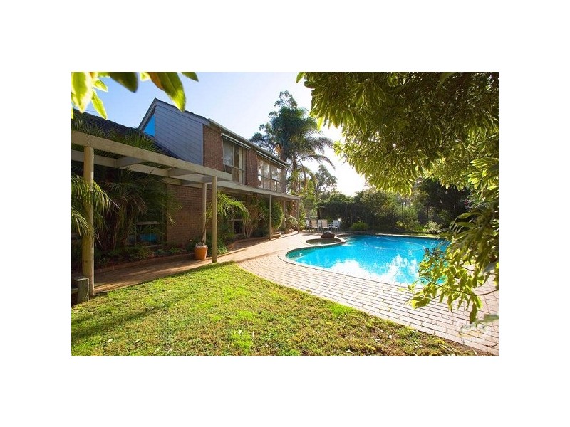 25 Greenwoods Close, Dingley Village VIC 3172