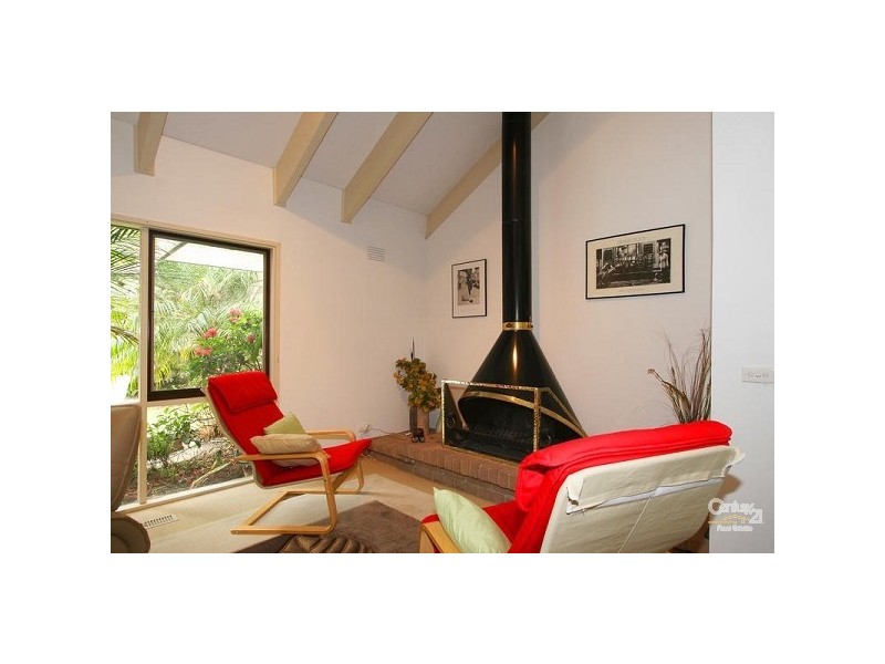 25 Greenwoods Close, Dingley Village VIC 3172