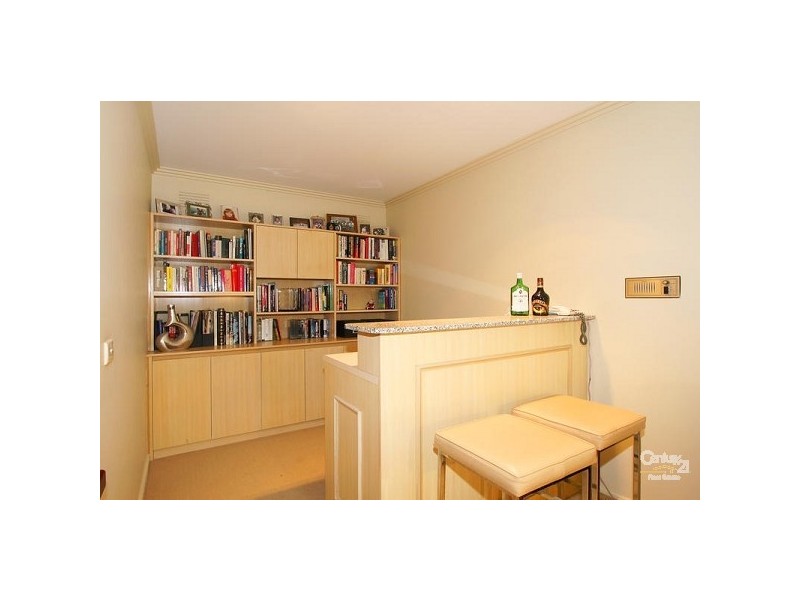 25 Greenwoods Close, Dingley Village VIC 3172