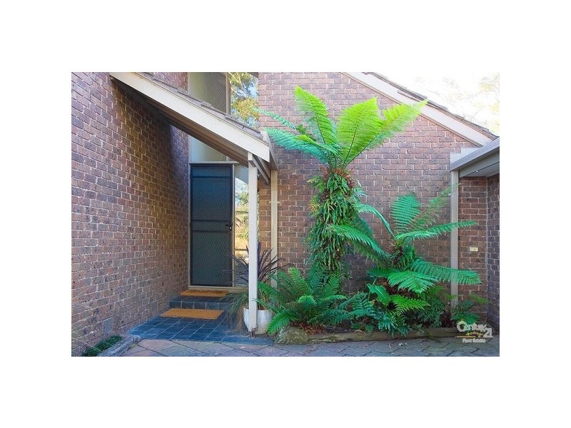 25 Greenwoods Close, Dingley Village VIC 3172