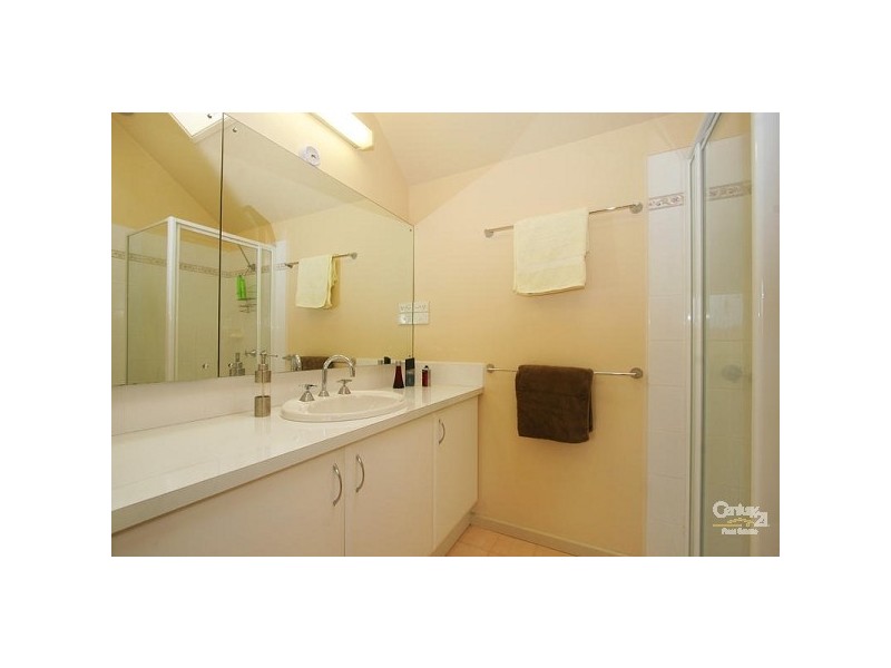 25 Greenwoods Close, Dingley Village VIC 3172