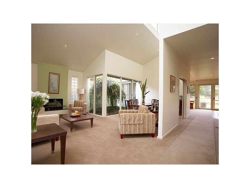 19 Higgins Close, Dingley Village VIC 3172