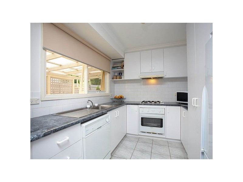 2/7 Pauline Avenue, Dingley Village VIC 3172