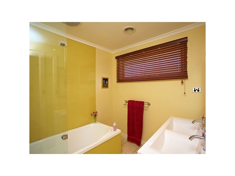 24 Toorak Drive, Dingley Village VIC 3172