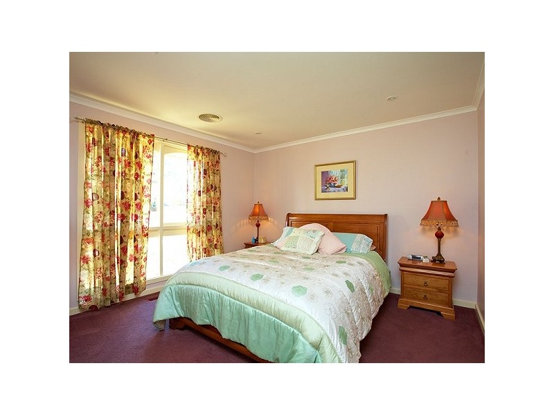 24 Toorak Drive, Dingley Village VIC 3172