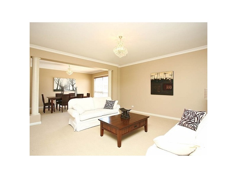 21 Aisha Crescent, Dingley Village VIC 3172