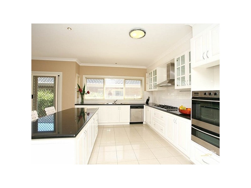 21 Aisha Crescent, Dingley Village VIC 3172