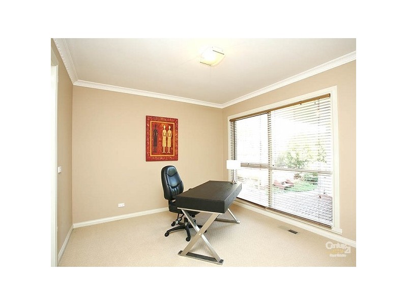 21 Aisha Crescent, Dingley Village VIC 3172