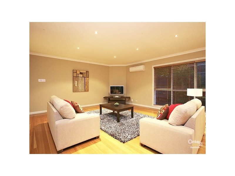 21 Aisha Crescent, Dingley Village VIC 3172