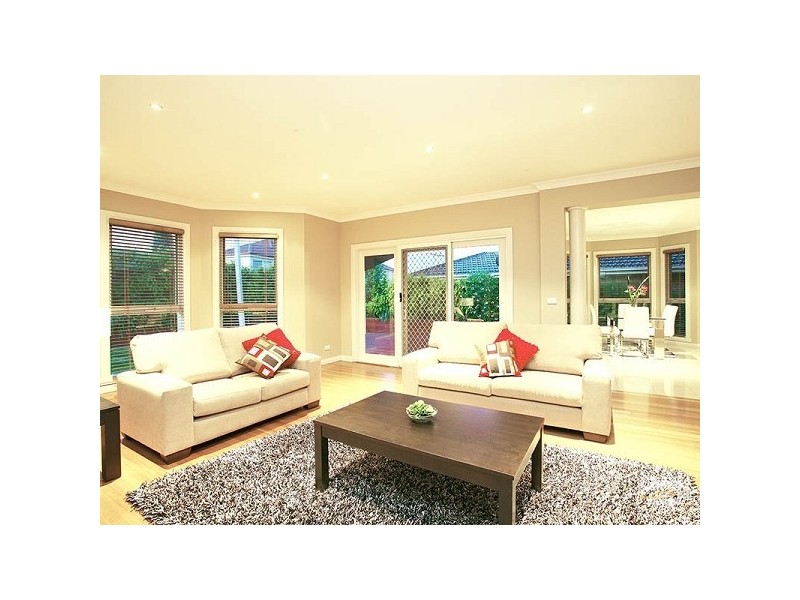 21 Aisha Crescent, Dingley Village VIC 3172