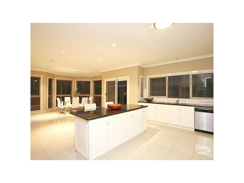 21 Aisha Crescent, Dingley Village VIC 3172