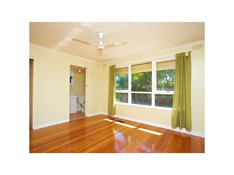 18 Pauline Avenue, Dingley Village VIC 3172