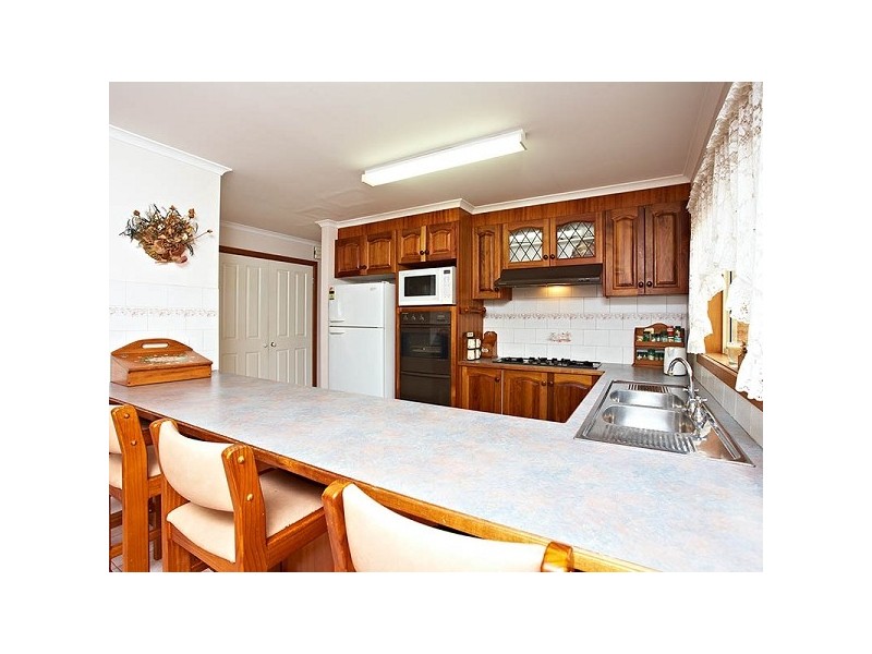 6 Lumeah Court, Dingley Village VIC 3172