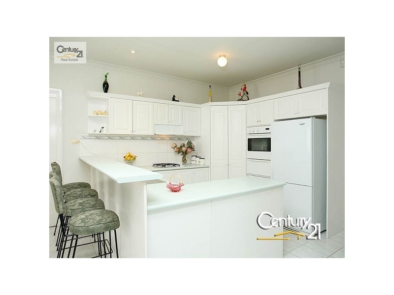 1/2 Fernhill Drive, Dingley Village VIC 3172