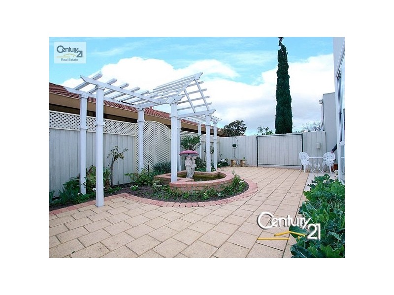 1/2 Fernhill Drive, Dingley Village VIC 3172