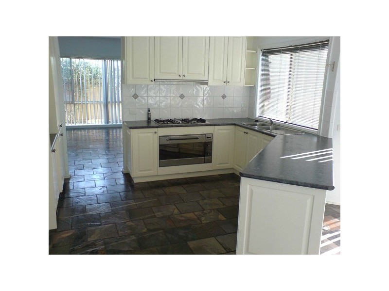 16 Shoal Court, Dingley Village VIC 3172