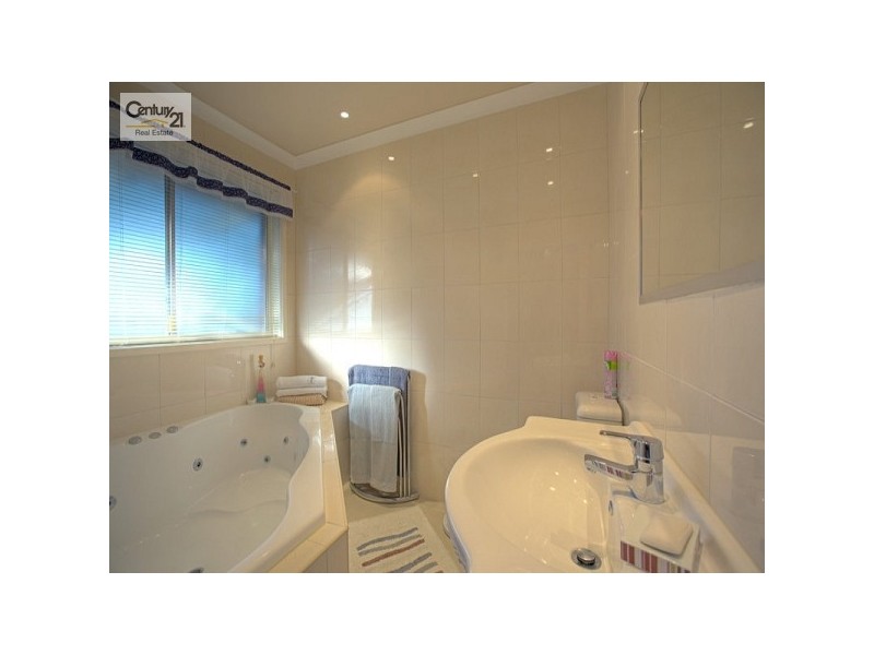 23 Somerset Drive, Keysborough VIC 3173