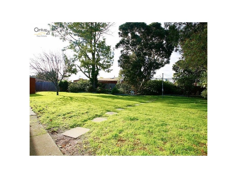 3 Swan Place, Dingley Village VIC 3172