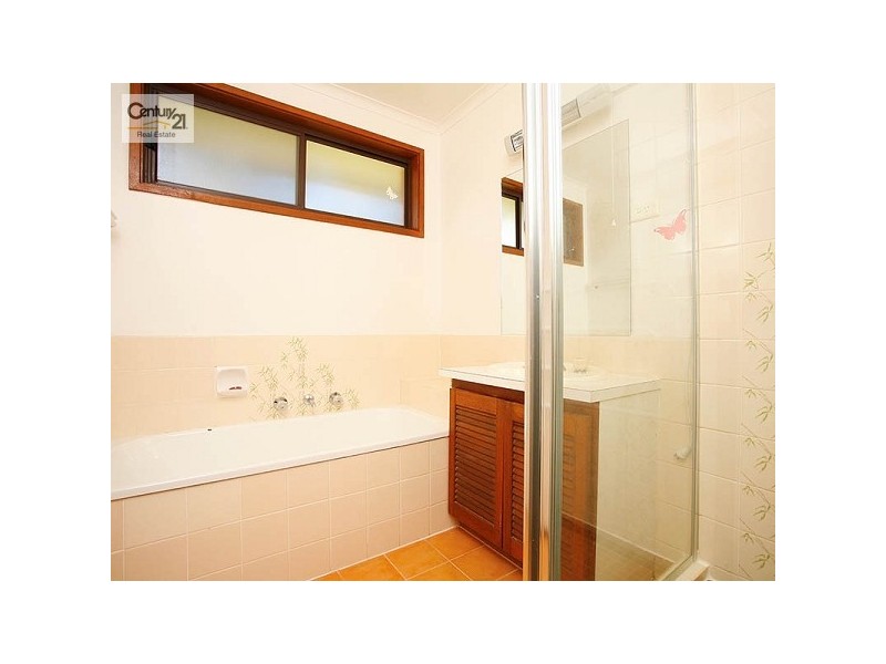 3 Swan Place, Dingley Village VIC 3172