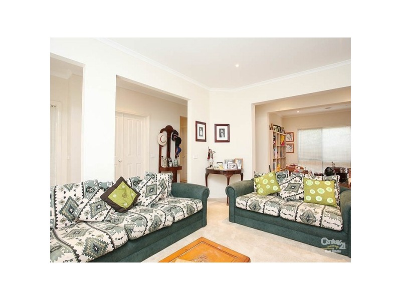 12 Baltusrol Circuit, Heatherton VIC 3202