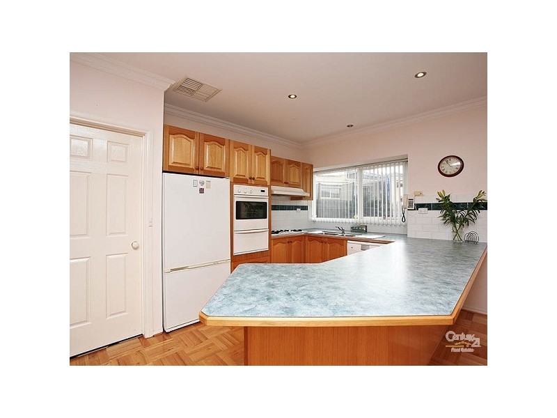 11 Evelyn Court, Dingley Village VIC 3172