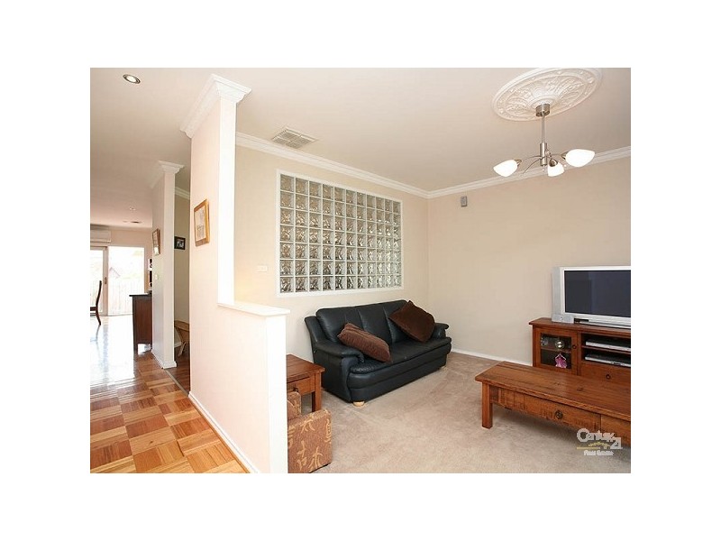 11 Evelyn Court, Dingley Village VIC 3172