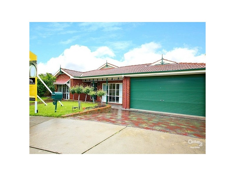 11 Evelyn Court, Dingley Village VIC 3172