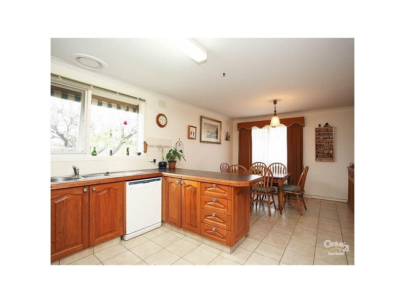 24 Howard Road, Dingley Village VIC 3172