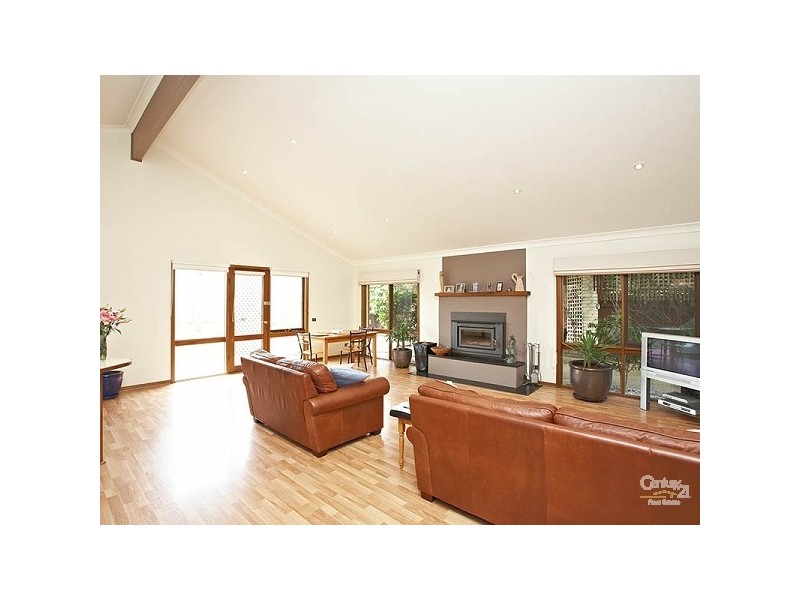9 Sharrock Drive, Dingley Village VIC 3172