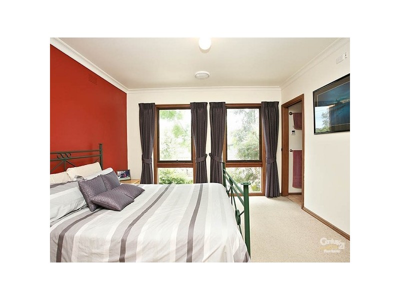 9 Sharrock Drive, Dingley Village VIC 3172