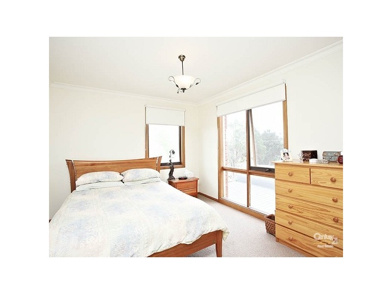 9 Sharrock Drive, Dingley Village VIC 3172
