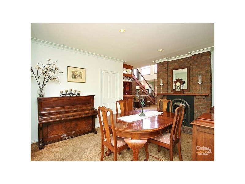 14 Golf Links Crescent, Dingley Village VIC 3172