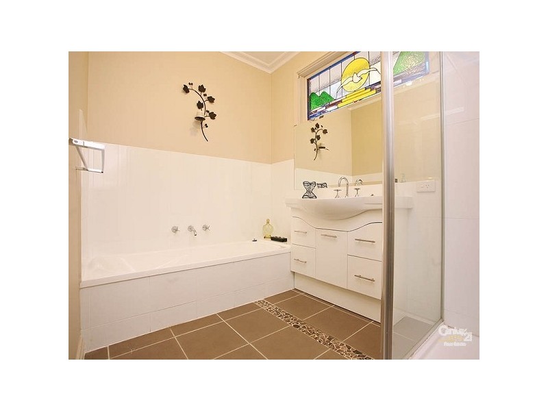 14 Golf Links Crescent, Dingley Village VIC 3172