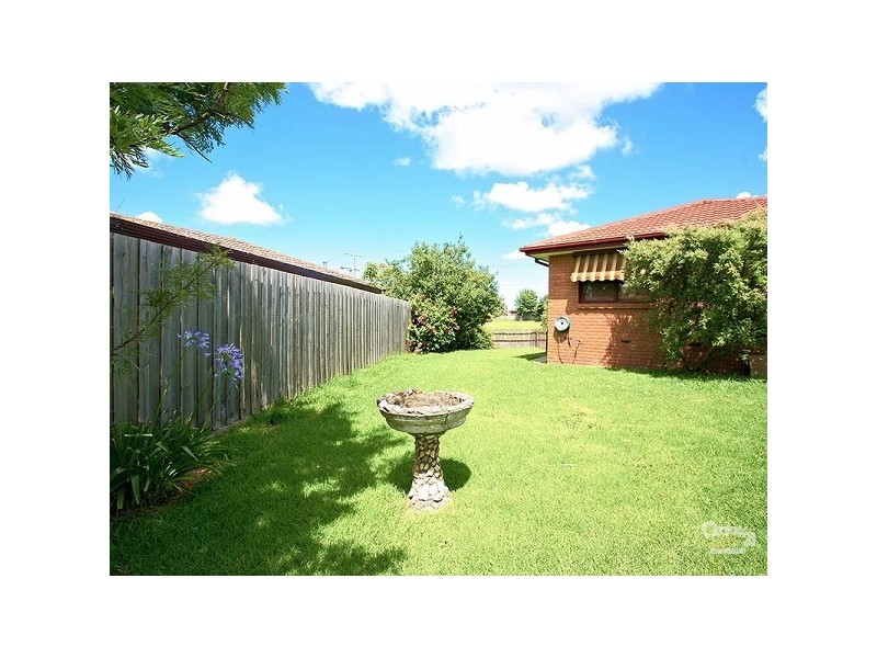 1 Chisholm Court, Springvale South VIC 3172